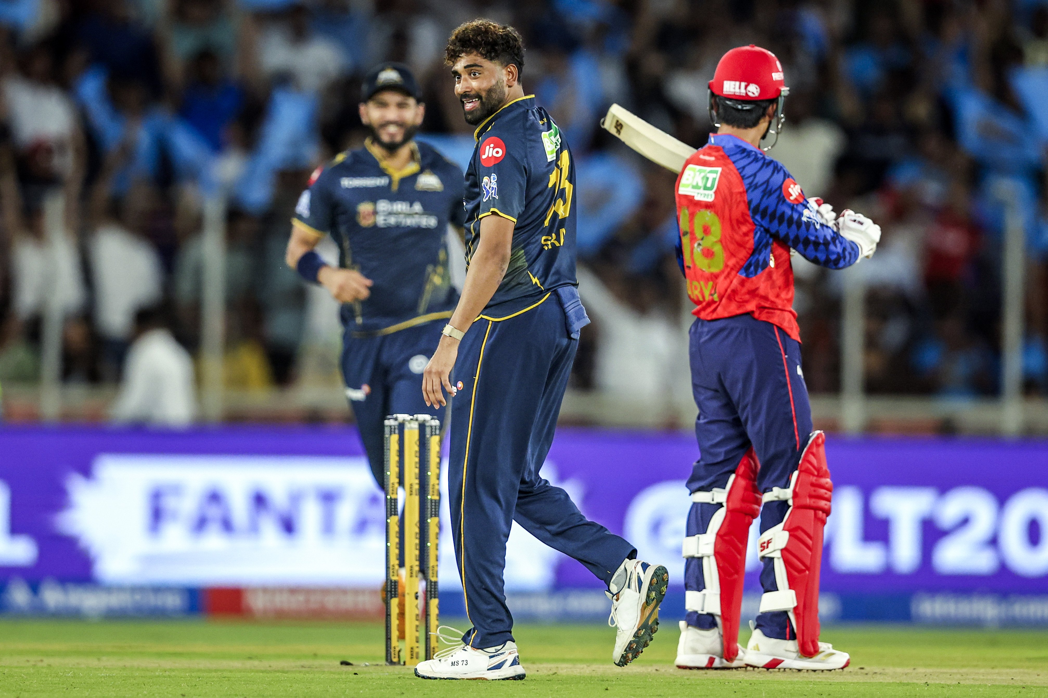 IPL 2026: गुजरात के खिलाफ पंजाब किंग्स 163/9, मुकाबले में रोमांच बरकरार